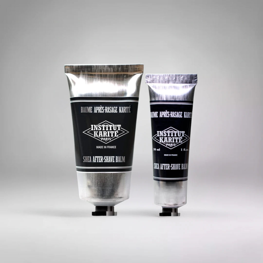 Comparaison des formats du baume après-rasage Institut Karité Paris : le tube généreux de 75ml pour la salle de bain et le format voyage pratique de 30ml pour vos déplacements.