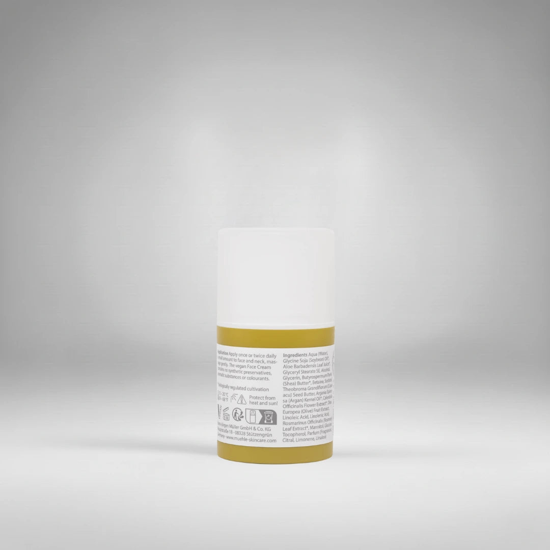 Liste complète des ingrédients de la crème visage Mühle Organic, mettant en avant des composants végétaux comme l'aloe vera, le beurre de karité et l'huile d'argan.