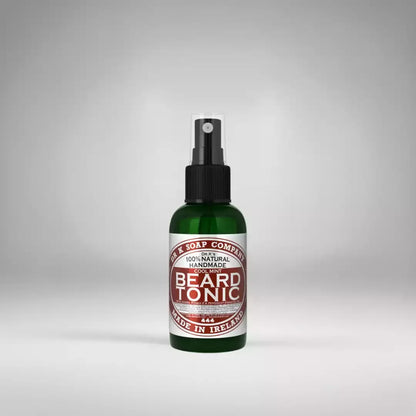 Huile pour barbe Dr K Soap Company "Cool Mint" (50ml). Sa formule artisanale à la menthe poivrée rafraîchit la peau et adoucit les poils de barbe de manière naturelle.