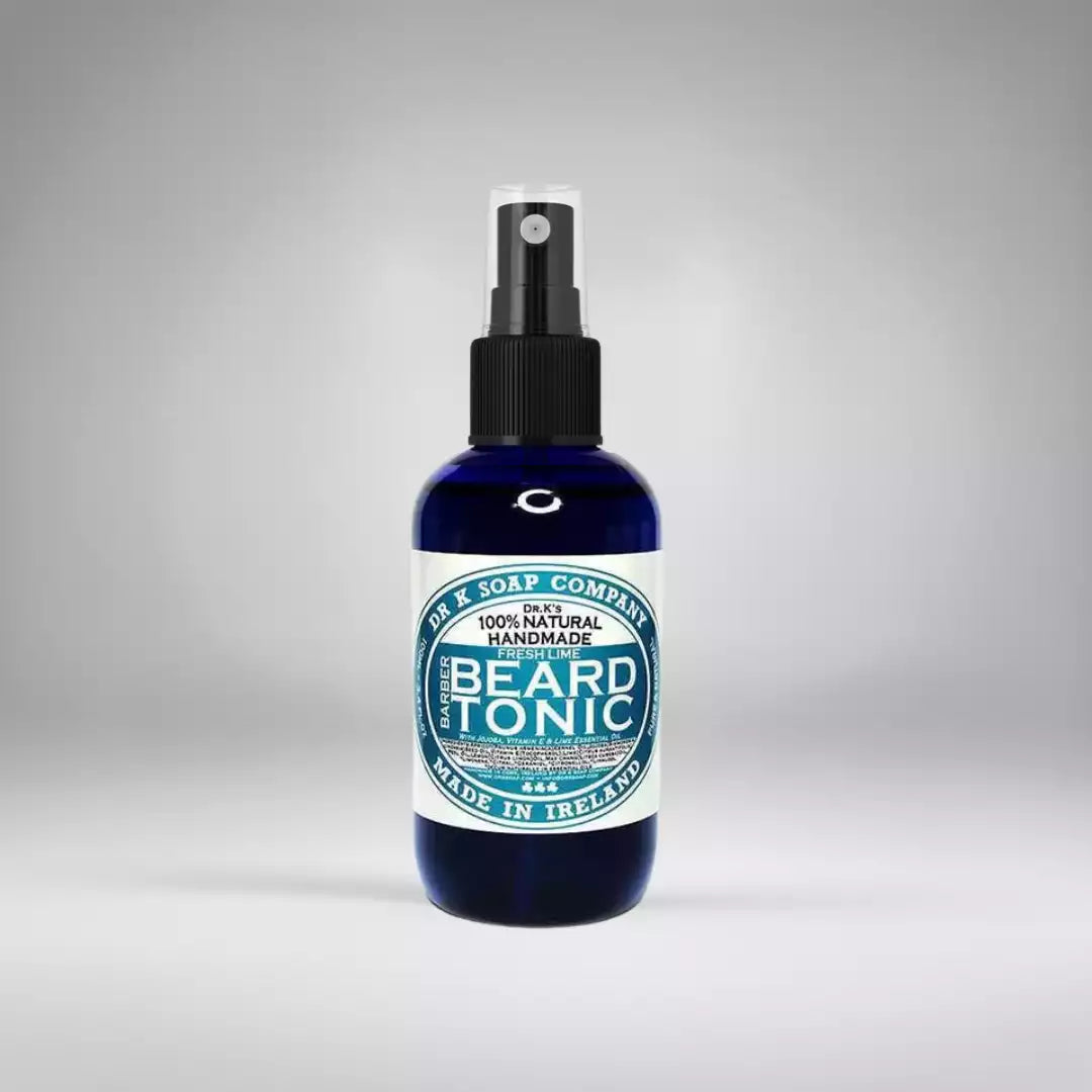 Huile pour barbe Dr K Soap Company "Fresh Lime" (100ml). Un tonique 100% naturel à base d'huiles de jojoba et de noyau d'abricot, parfumé aux notes de citron vert.