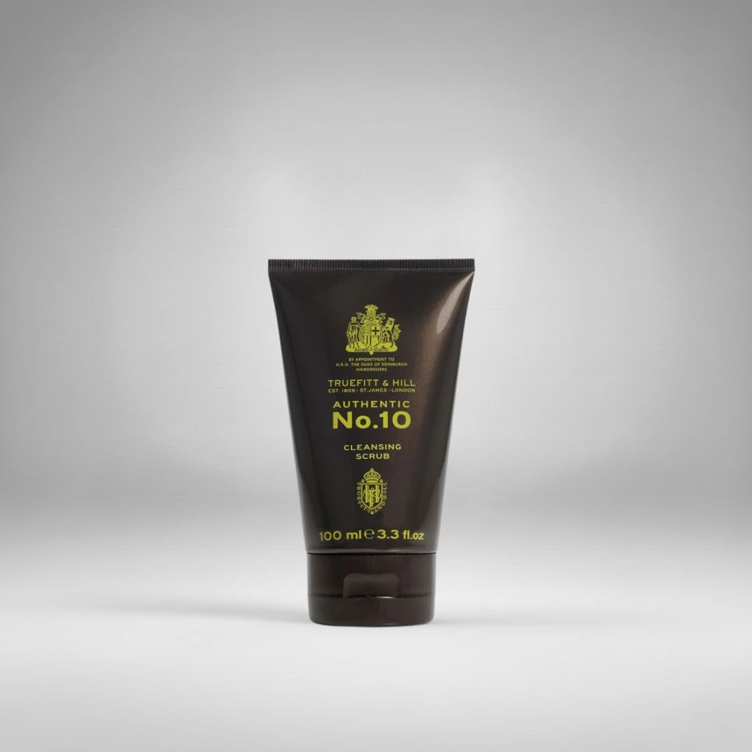 Gommage nettoyant visage Authentic No. 10 de Truefitt & Hill (100 ml). Un exfoliant luxeux pour désincruster les pores et préparer la peau au rasage.