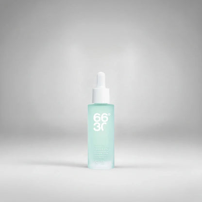 Sérum visage hyper-hyaluronique "Cycle Extrême" de 66°30. Un concentré bio haute performance pour une hydratation profonde et un effet repulpant immédiat.